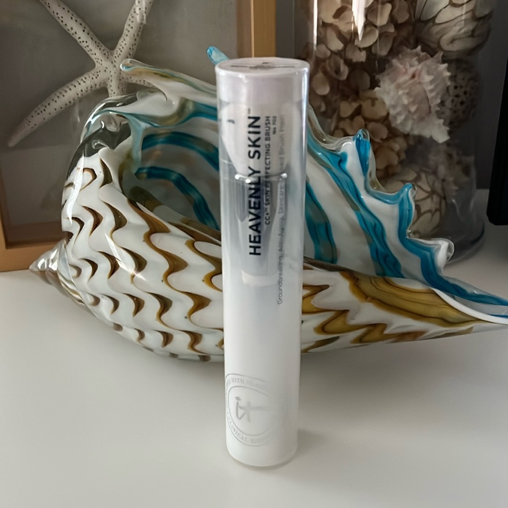 CC + skin perfecting brush no. 702
